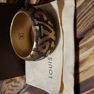 Gorgeous LV Bangle